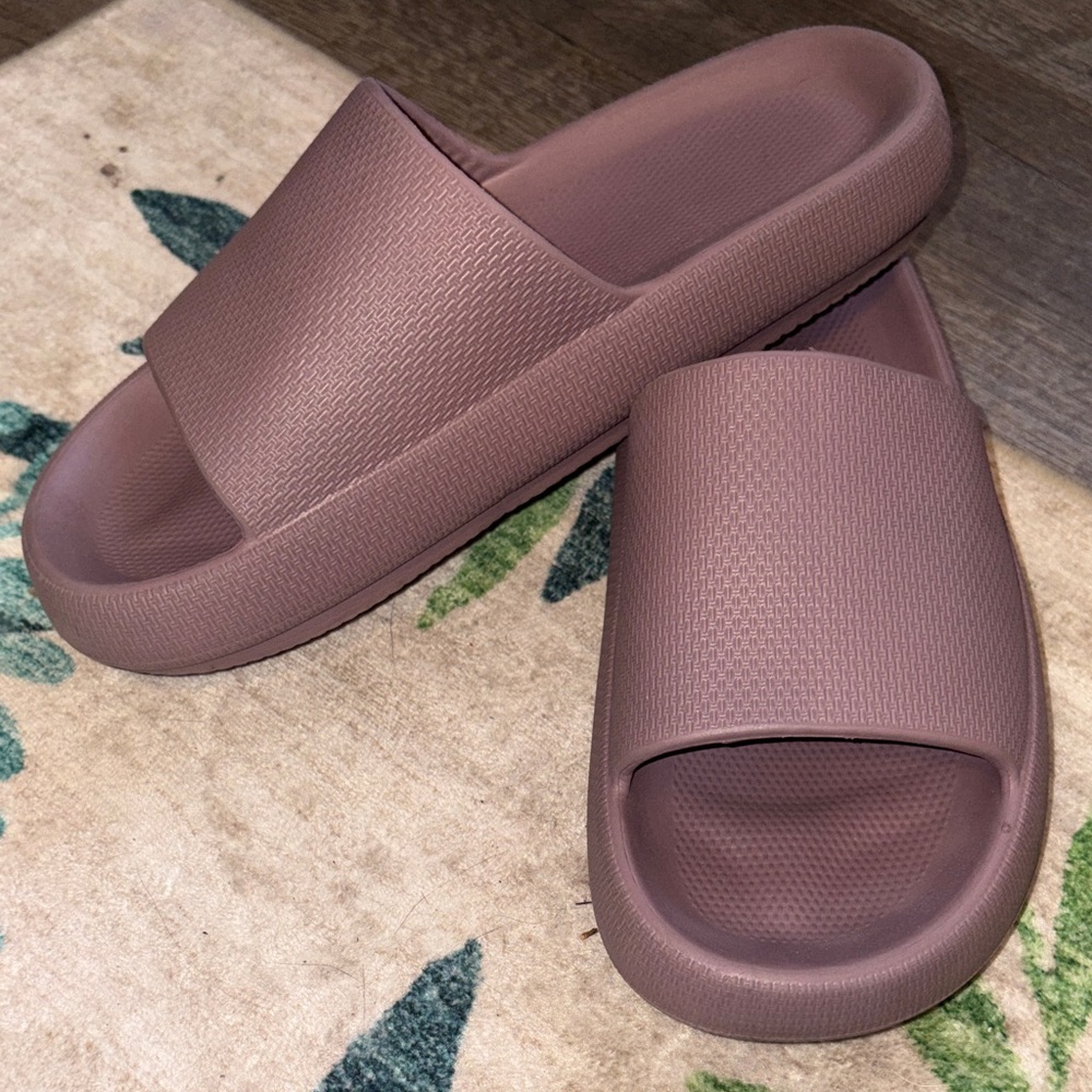 Mauve/Purple Slide Sandals